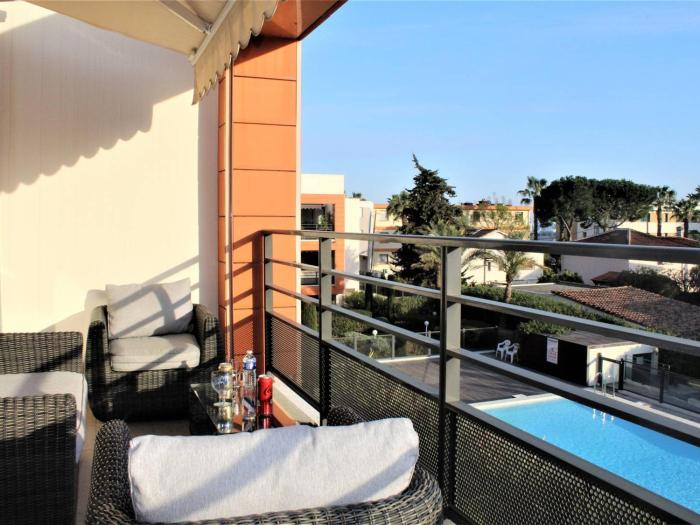 Appartement Climatisé 3P, Piscine, Terrasse Sud, Parking Privé, Proche Plage et Gare - FR-1-252A-70