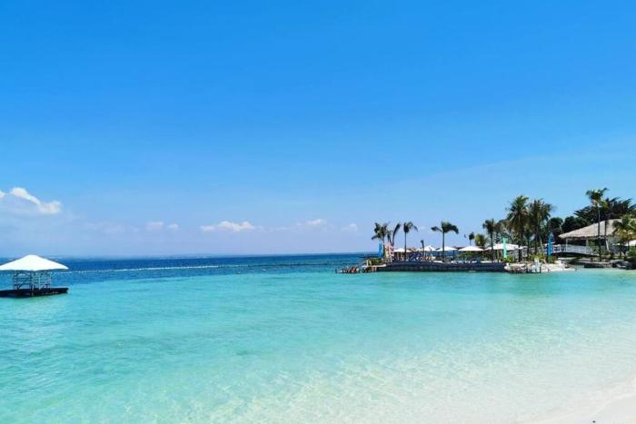 A sea view 3 bedroom beach vacation home