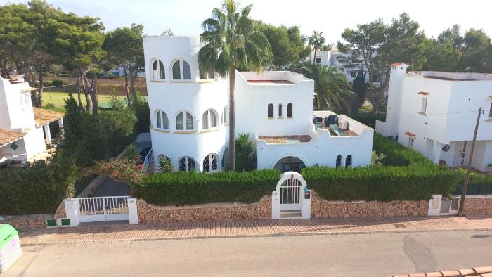 Villa mit Meerblick, Indoorpool und Wlan in Cala D Or