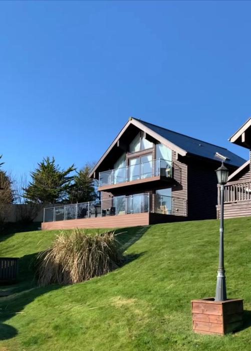 Trevone House with Hot Tub on Retallack Resort