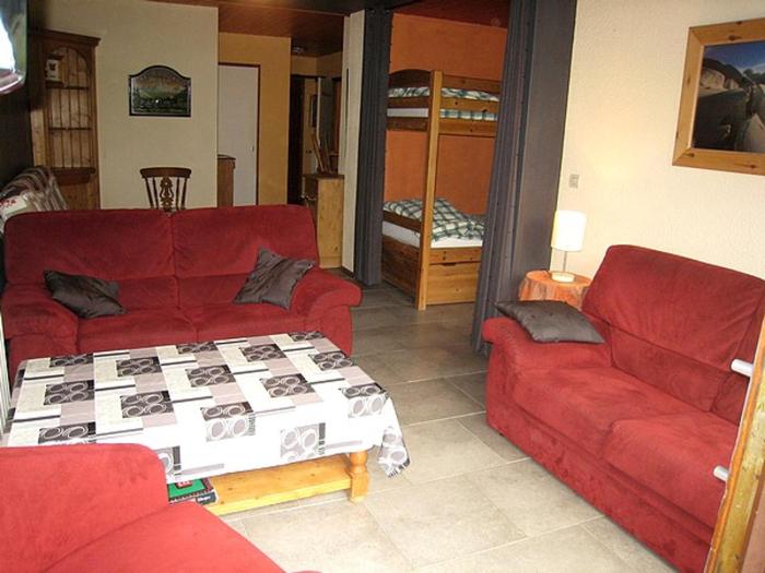 Appartement 3 pièces, 51m², terrasse, parking, La Clusaz - proche pistes et centre - FR-1-459-5