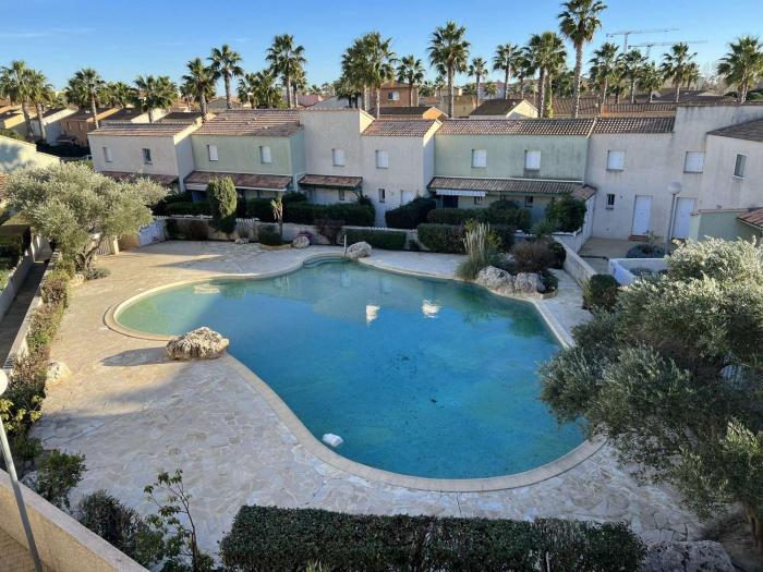 Appartement T3 avec Piscine, Clim, Terrasse, Parking Privé – À 600m de la Plage, 6 Pers. - FR-1-701-14