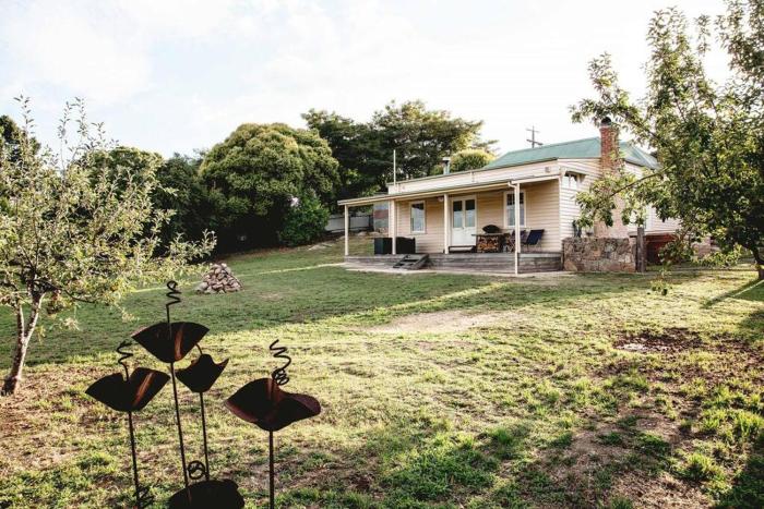 Beechworth Waterfall Cottage
