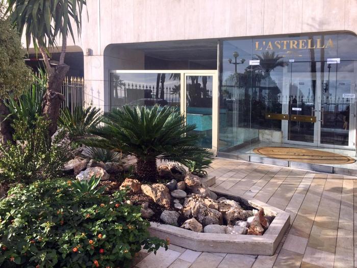 Beachfront Studio on Promenade des Anglais