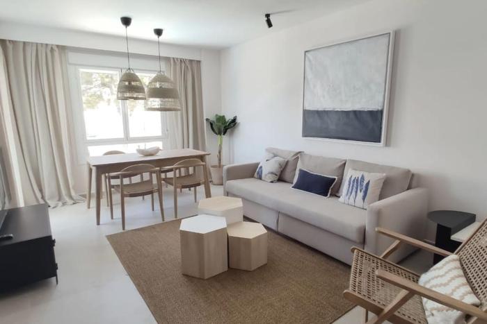 Piso reformado de diseño cterraza. Playa el Ancla