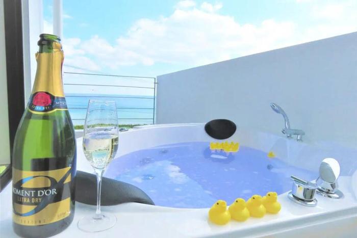 BBQ無料 オーシャンビュー ジャグジー付1棟をまるまる貸切 2階建3LDK 無料駐車場4台 サファイアリゾートokinawa