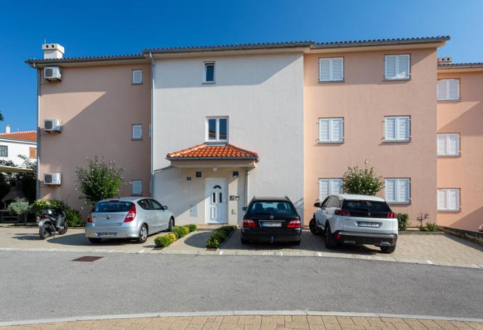 Apartments Crnekovic IV