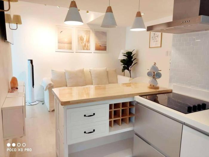 Azure SKYVIEW PENTHOUSE minimalist unit