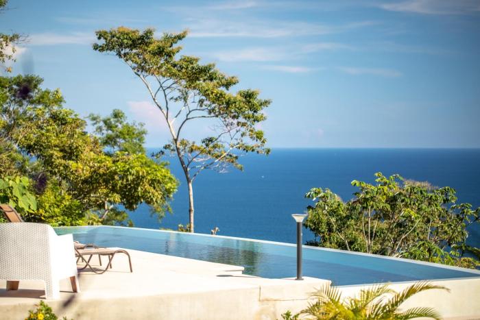 Adeluna Luxury Villas