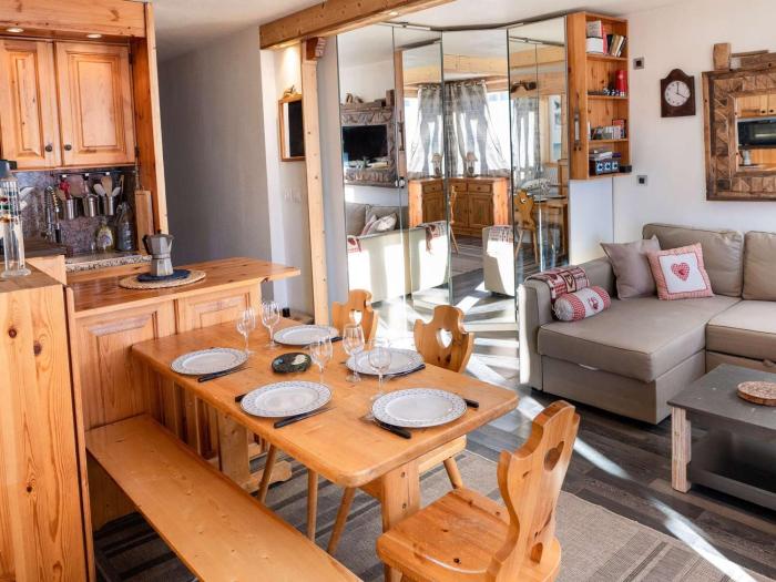 Charmant appart rénové à Val Thorens – 5 pers, balcon sud, ski aux pieds, proche commerces - FR-1-637-55
