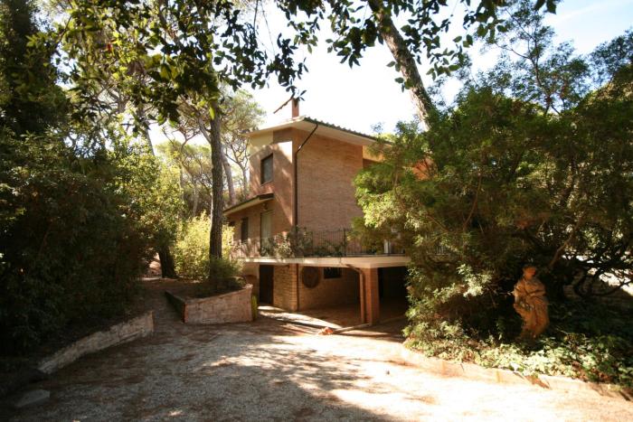 Appartamento a 150 m da mare giardino e posto auto