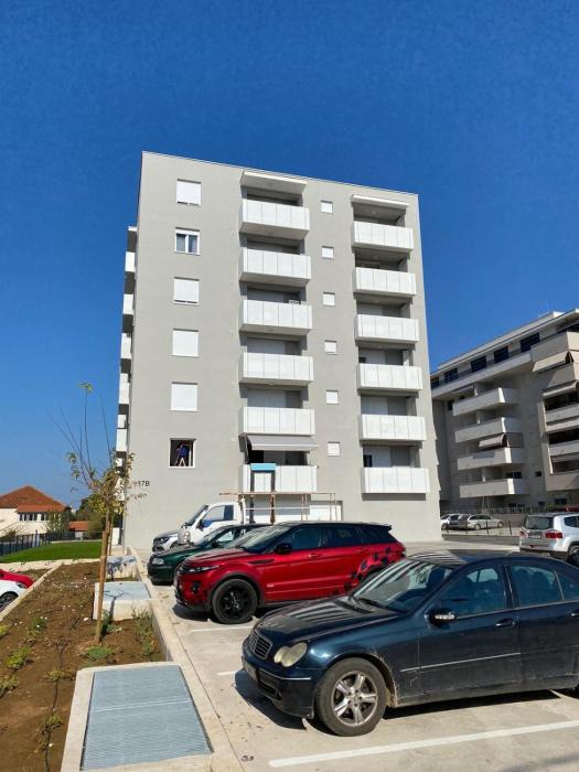 Apartments with parking space Zadar - 20532