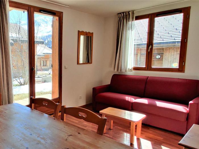 Chalet 3 pièces, terrasse, animaux bienvenus, parking - FR-1-504-493