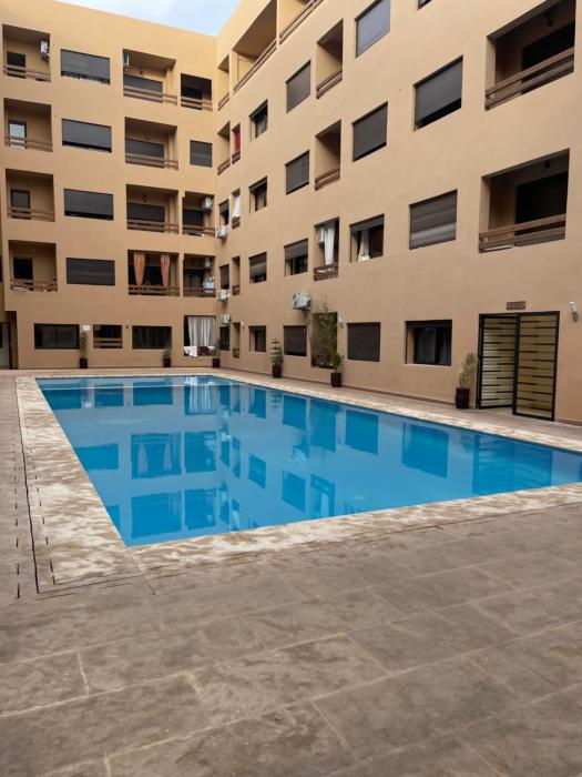 appart à côté de la gare du train