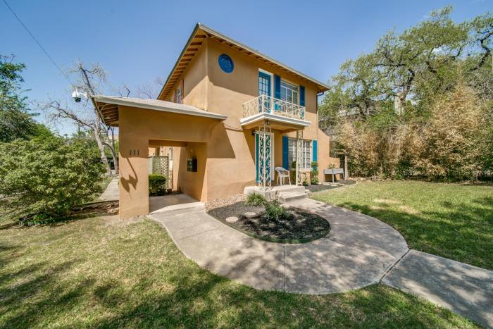 Historical Home in Iconic Alamo Heights - Sky view