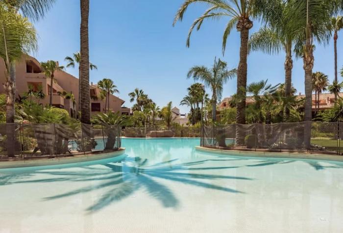 Beautiful 5Penthouse very near the beach