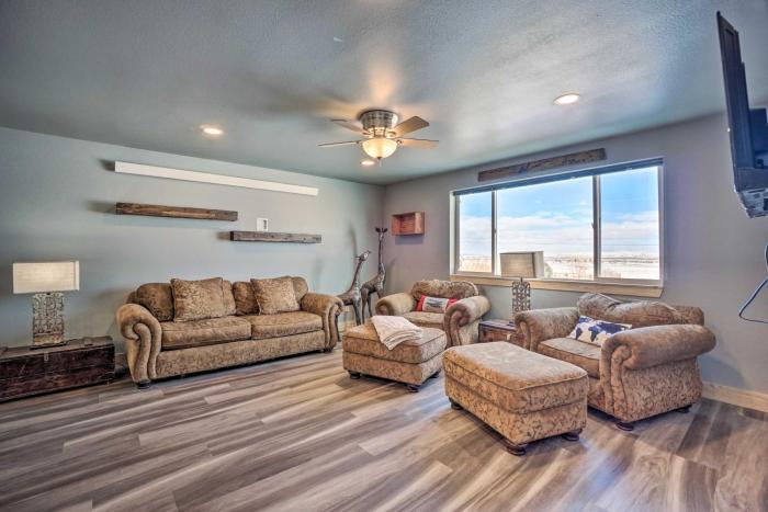 Spacious Saratoga Condo w Mountain Views!