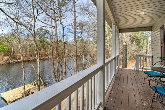 Burgaw Getaway with On-Site River Access!