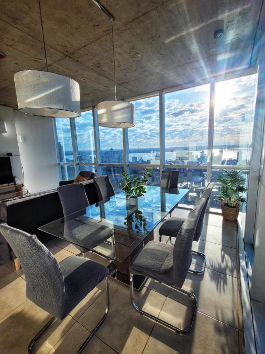 Departamento súper céntrico con vista al río Paraná
