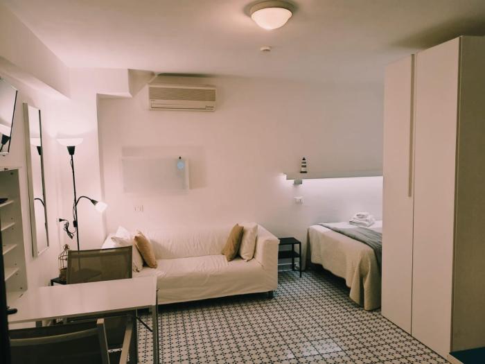 MONOLOCALE PIANO TERRA fronte spiaggia