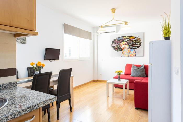 Holidays2Malaga Cruz Verde City center with AirCon & WiFi