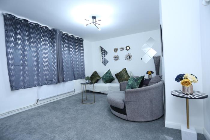 Abbeywood Station House London