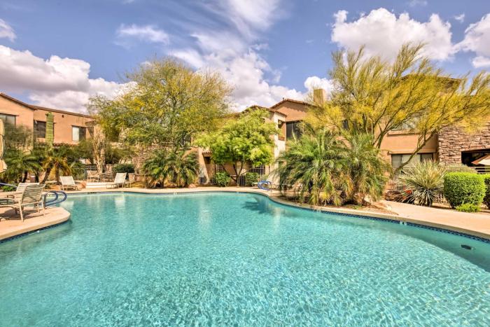 Community Pool, Golf & Tennis: Scottsdale Retreat