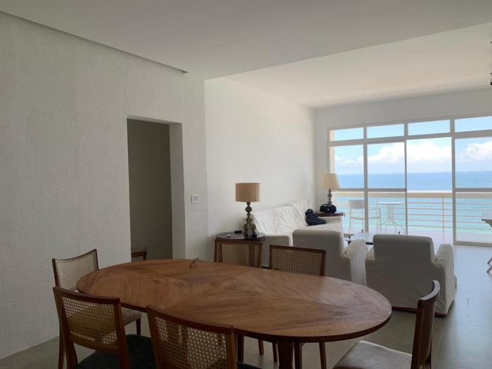 Linda vista, Frente mar, 4suítes todas com ar condicionado