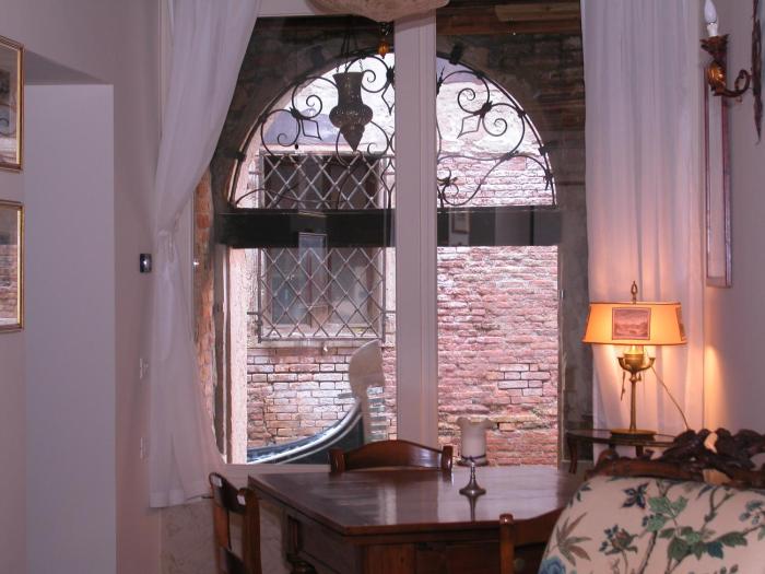 Al pozzo dei Scoacamini, 100 m from San Marco, ground floor