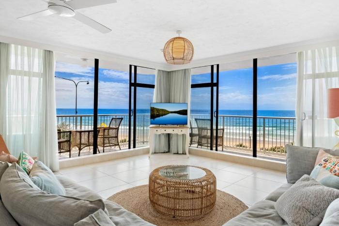 Beachfront Escape in Surfers Paradise - CoastHM