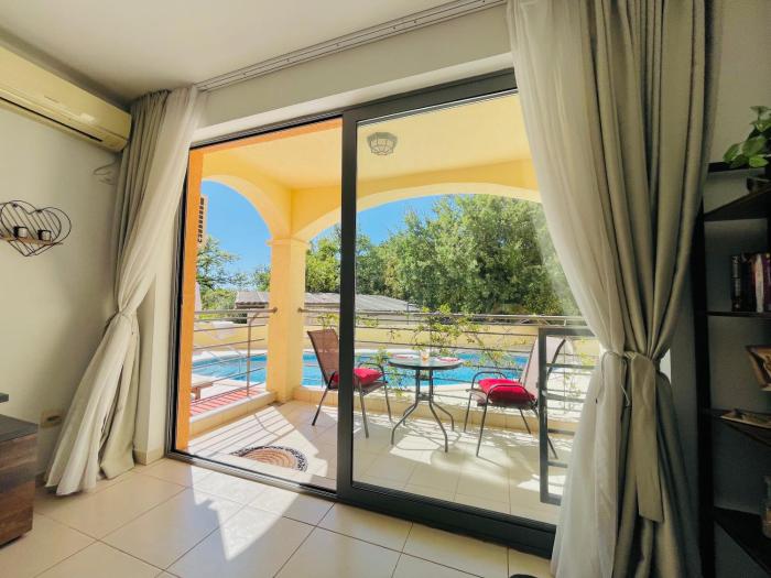 Apartment "Gluecks-Griff" inside "Becici Sunset Apartments"