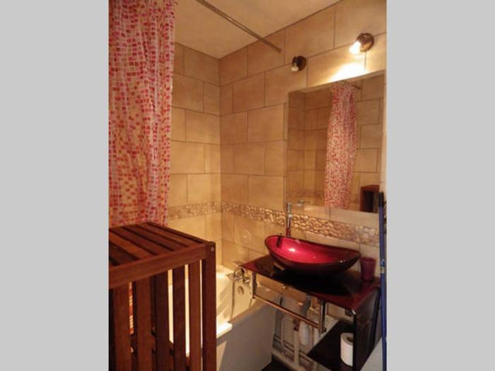 Appartement 2 pièces mezzanine avec parking privatif aux pieds des pistes, quartier calme des Fontanettes - FR-1-574-28