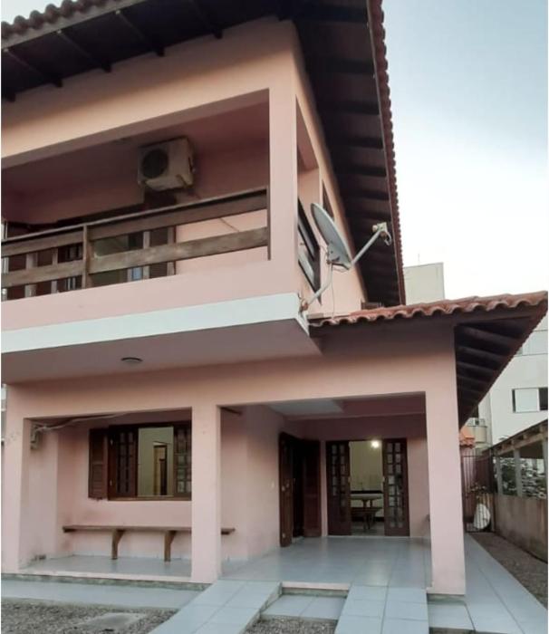 Casa 4 Quartos 300m do Mar,Canasvieiras,Casa Rosada