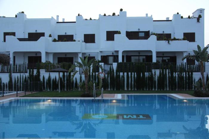 2 Room Sleeps 4 Parking 4 Pools Sea 1st Line