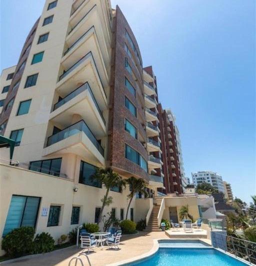 Departamento con piscina frente al mar en Manta