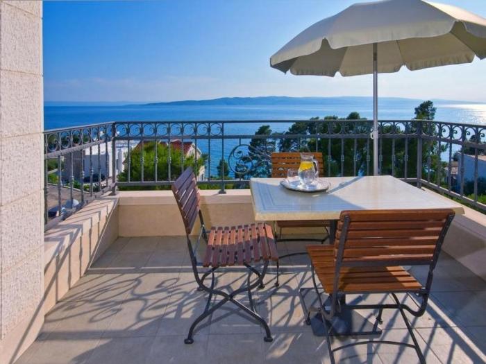 Studio apartment in Brela with a sea view, terrace, air conditioning, WiFi 201-8