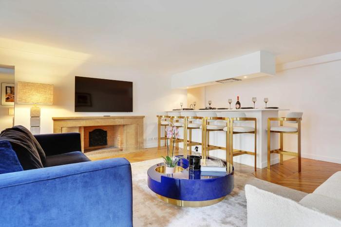 Elegant apartment - 2BD-6P - Avenue Montaigne