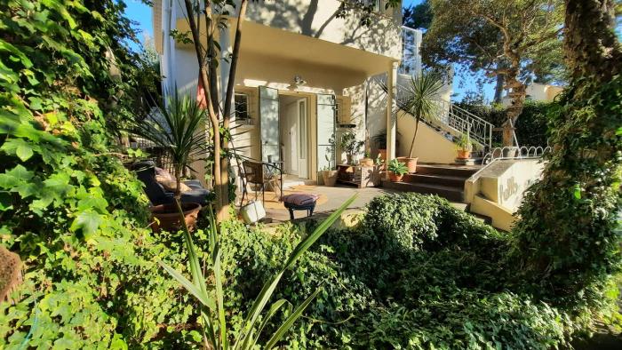 Les Bois Flottés . Plage de la Verne