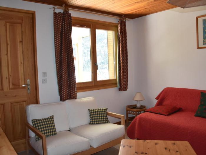 Agréable rez de jardin dans chalet avec animaux admis, pour 3 personnes - FR-1-464-183
