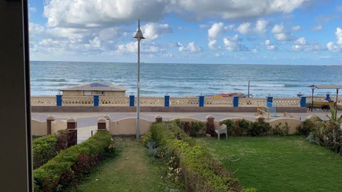 Renovated super Lux Apartment Chalet Direct sea view 2 bed rooms in Alexandria Al Mamourah شاليه الترا لوكس شاطىء المعموره الاسكندريه دور اول على البحر مباشره مع كارنيهات الدخول
