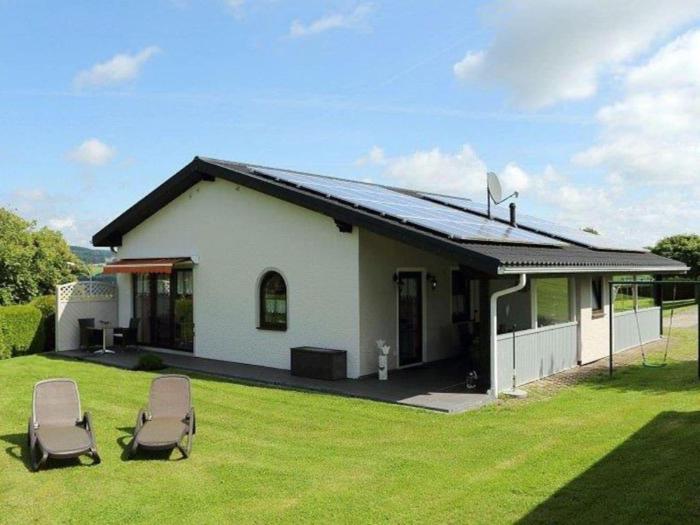 Holiday Home in Gönnersdorf near Badesee