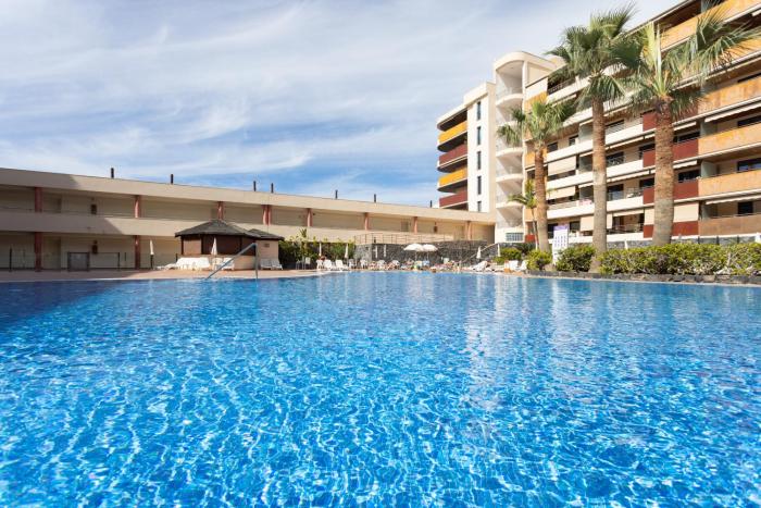 Balcon de los Gigantes with pool view