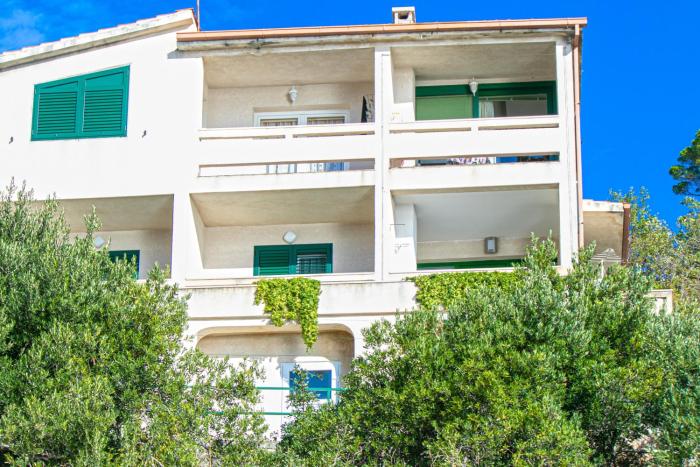 Apartments with parking space Brela, Makarska - 20223