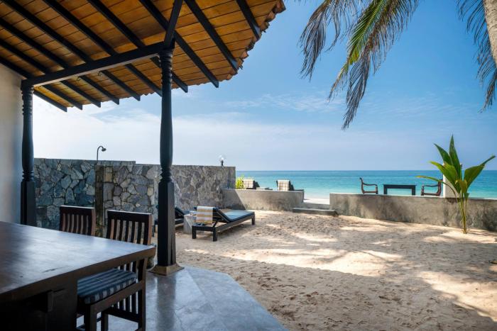 Blue Parrot Beach Villa