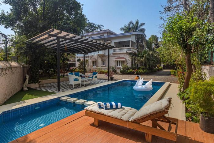 SaffronStays The Windsor House - 5BR Family & Celebration Villa with Pool, Lawn & Gazebo
