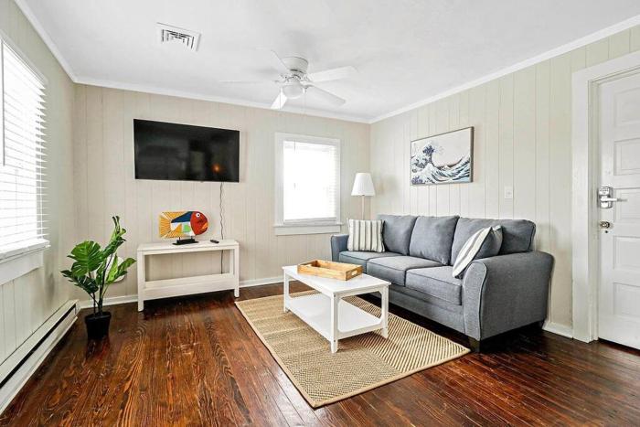 Beachwalk #2 8 minute walk to the Beach