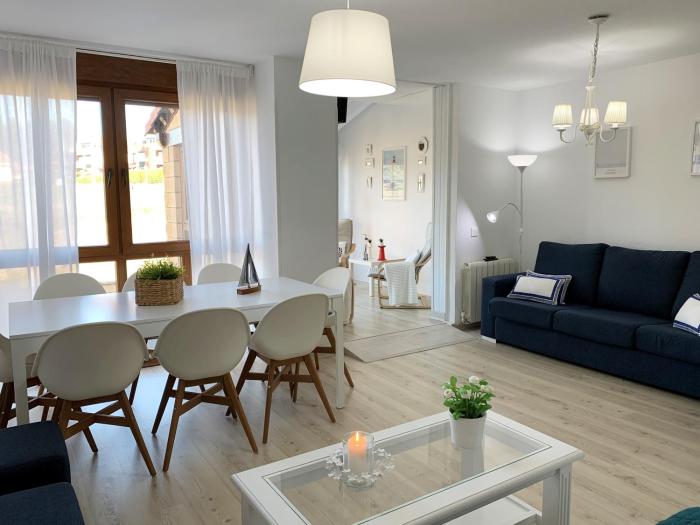 "LAS CAMELIAS SOMO" un lugar para desconectar!! Vistas al MAR!!