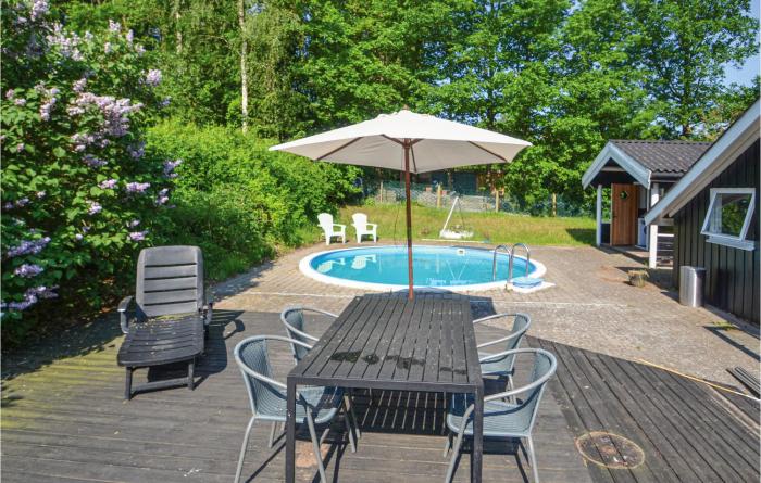 Awesome Home In Glesborg With Sauna