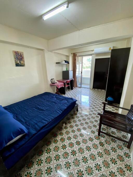 Ratanawong Place 823