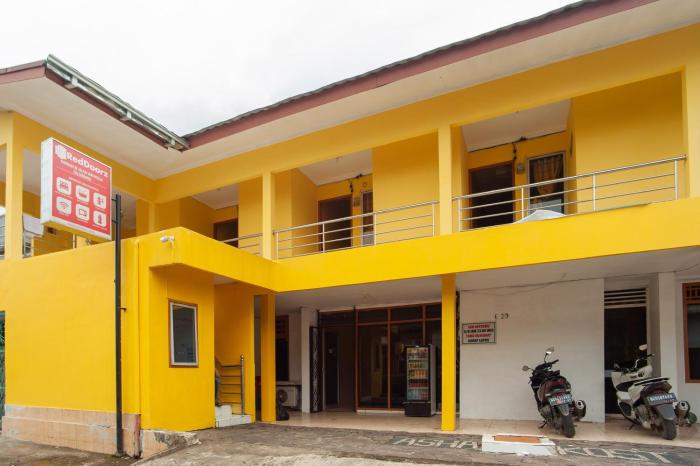 RedDoorz at Jalan Wayhitam Palembang